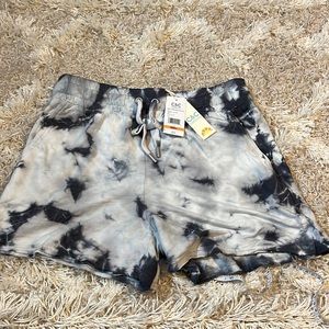 C & C California Indigo Tie Dye Drawstring Shorts. NWT.